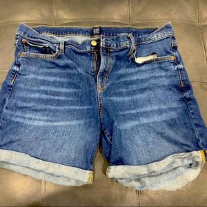 Gap cuffed 5” Jean shorts- size 14T